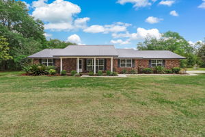 Welcome to 17053 Oak Hill Road