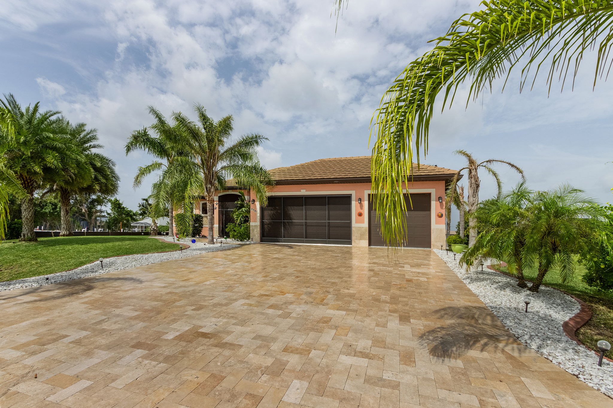 412 NW 32nd Pl, Cape Coral, FL 33993, USA Photo 1