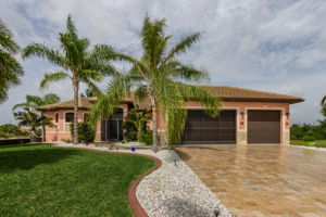 412 NW 32nd Pl, Cape Coral, FL 33993, USA Photo 3