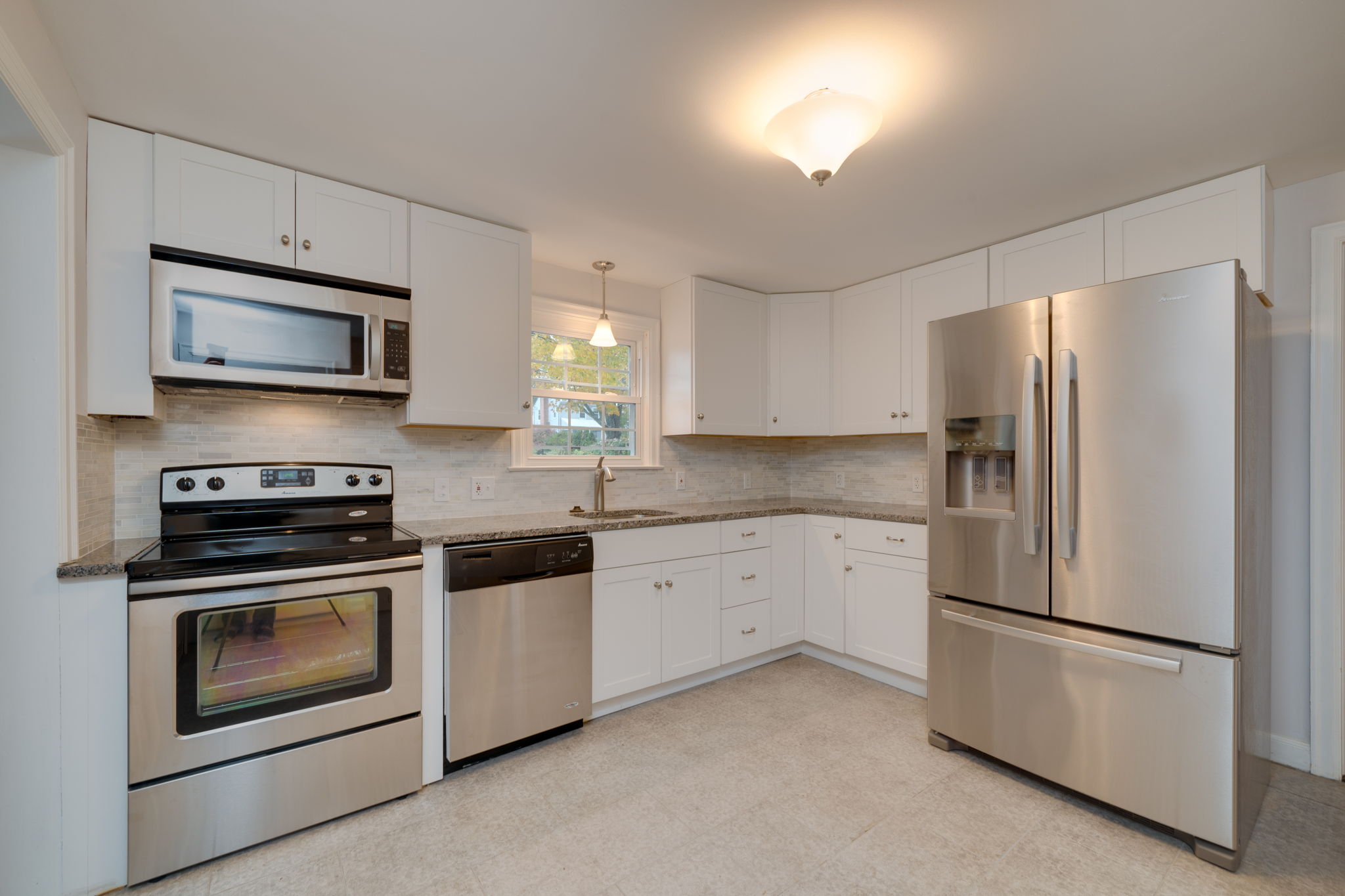 31 Crestwood Rd, West Hartford, CT 06107, US Photo 16