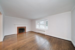 31 Crestwood Rd, West Hartford, CT 06107, US Photo 6