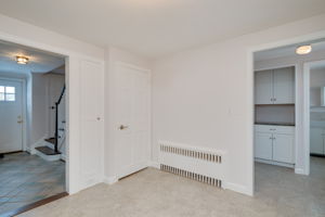 31 Crestwood Rd, West Hartford, CT 06107, US Photo 18