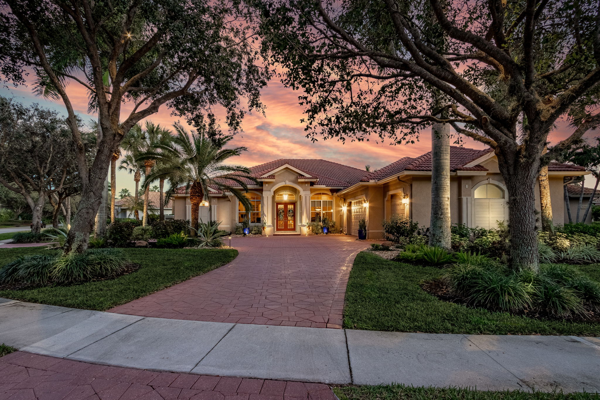5254 Kensington High St, Naples, FL 34105 VisualPRO Photography