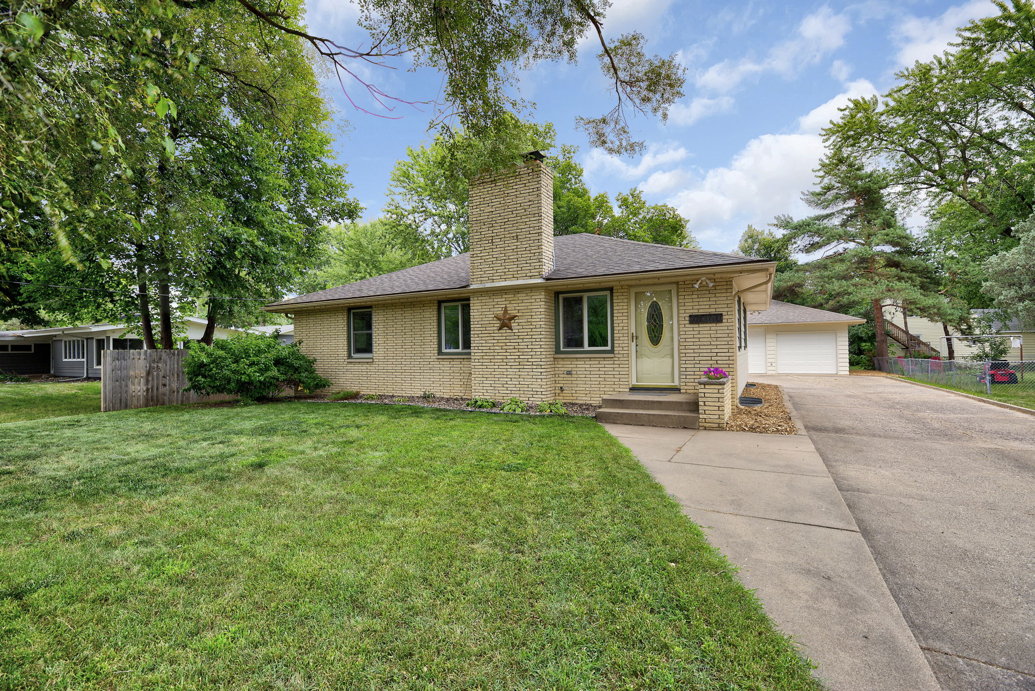 20560 Hughes Ave W, Lakeville, MN 55044 Nordy Photography