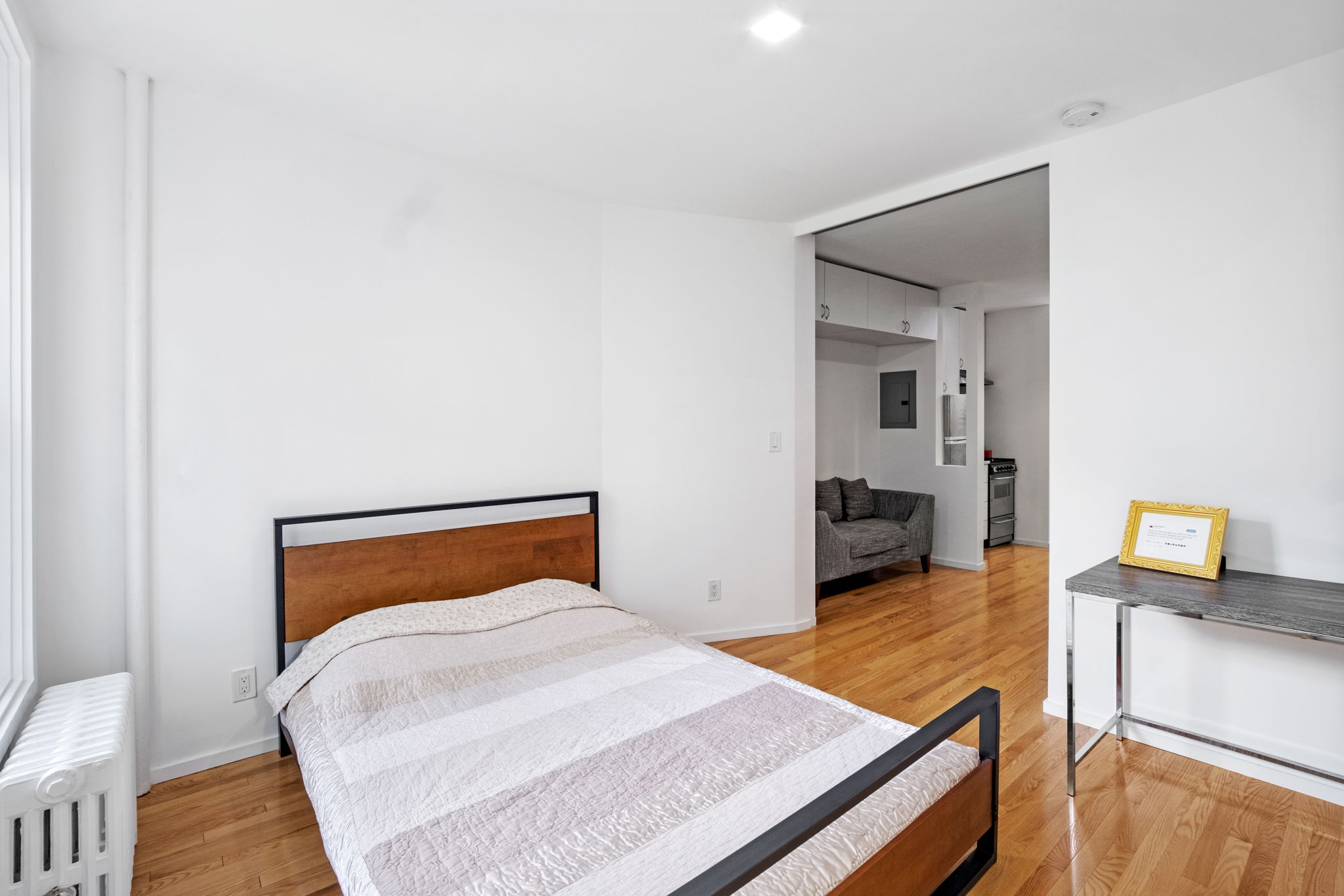 325 W 21st St 12, New York, NY 10011, US Photo 6