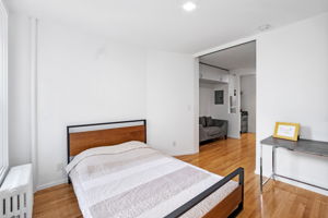 325 W 21st St 12, New York, NY 10011, US Photo 5