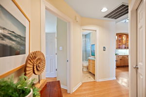 902 Bluebonnet Ln, Austin, TX 78704, US Photo 41