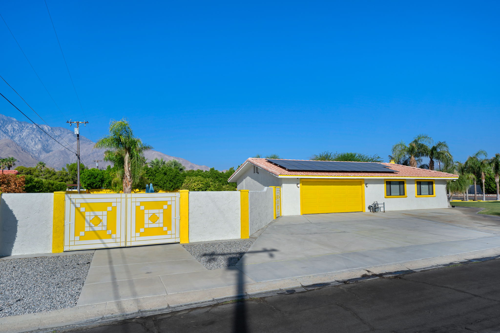 2099 E Racquet Club Rd, Palm Springs, CA 92262, USA Photo 1