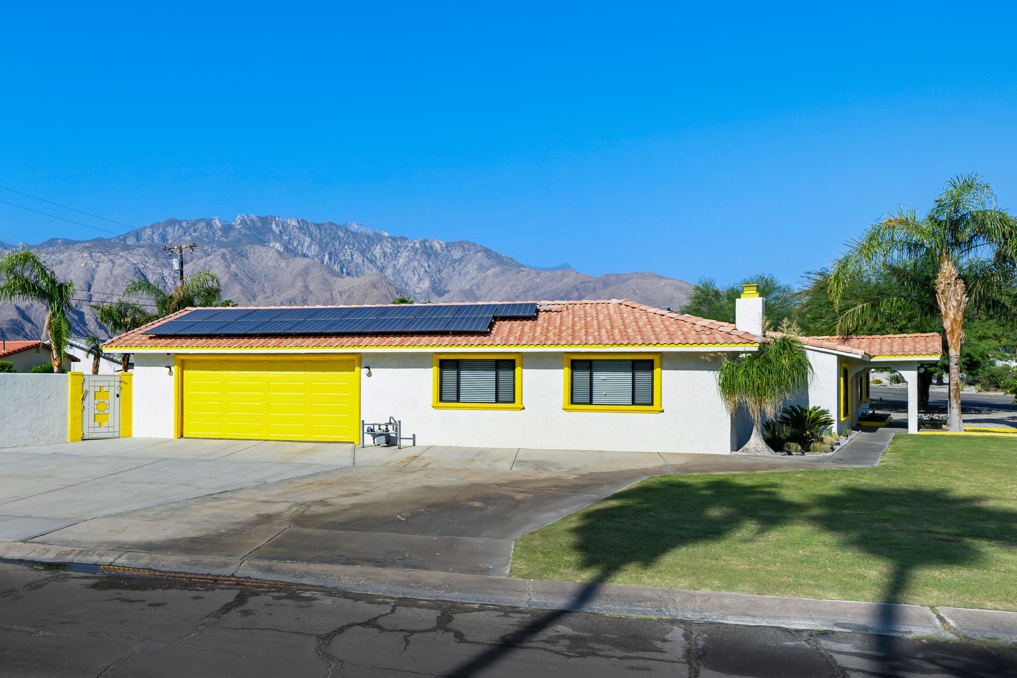 2099 E Racquet Club Rd, Palm Springs, CA 92262, USA Photo 3