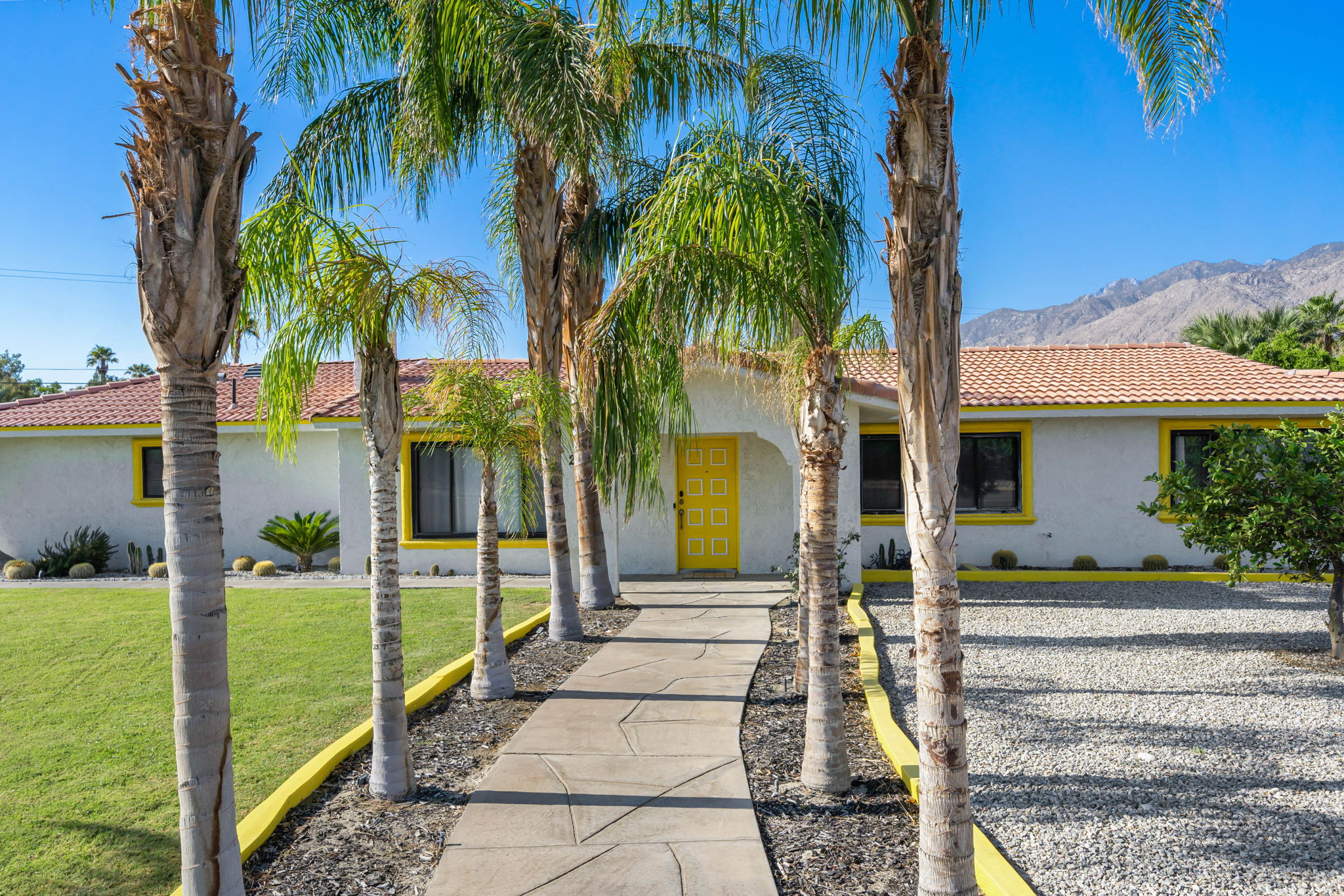 2099 E Racquet Club Rd, Palm Springs, CA 92262, USA Photo 7