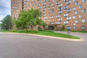 1181 Edgcumbe Rd, St Paul, MN 55105, USA Photo 1