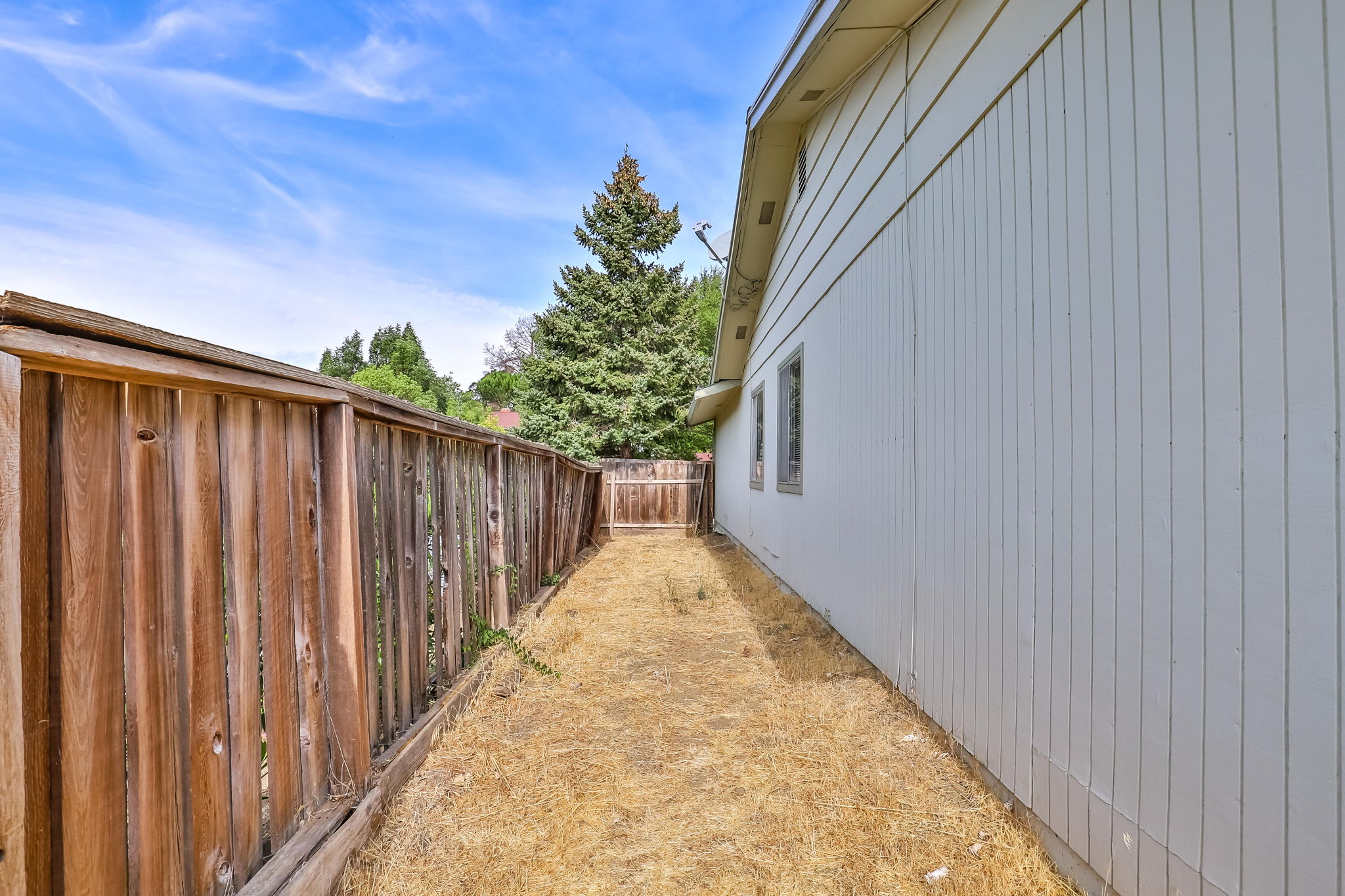 2661 Lassen Way, Pinole, CA 94564, USA Photo 17