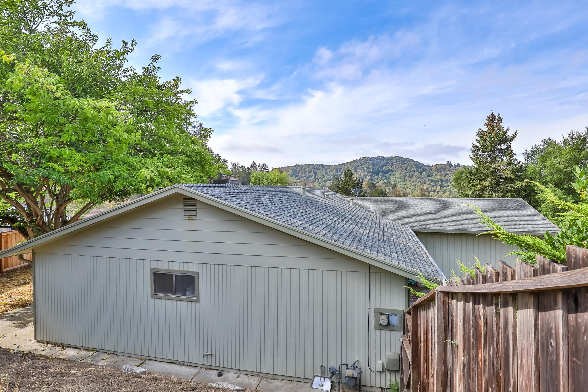 2661 Lassen Way, Pinole, CA 94564, USA Photo 24