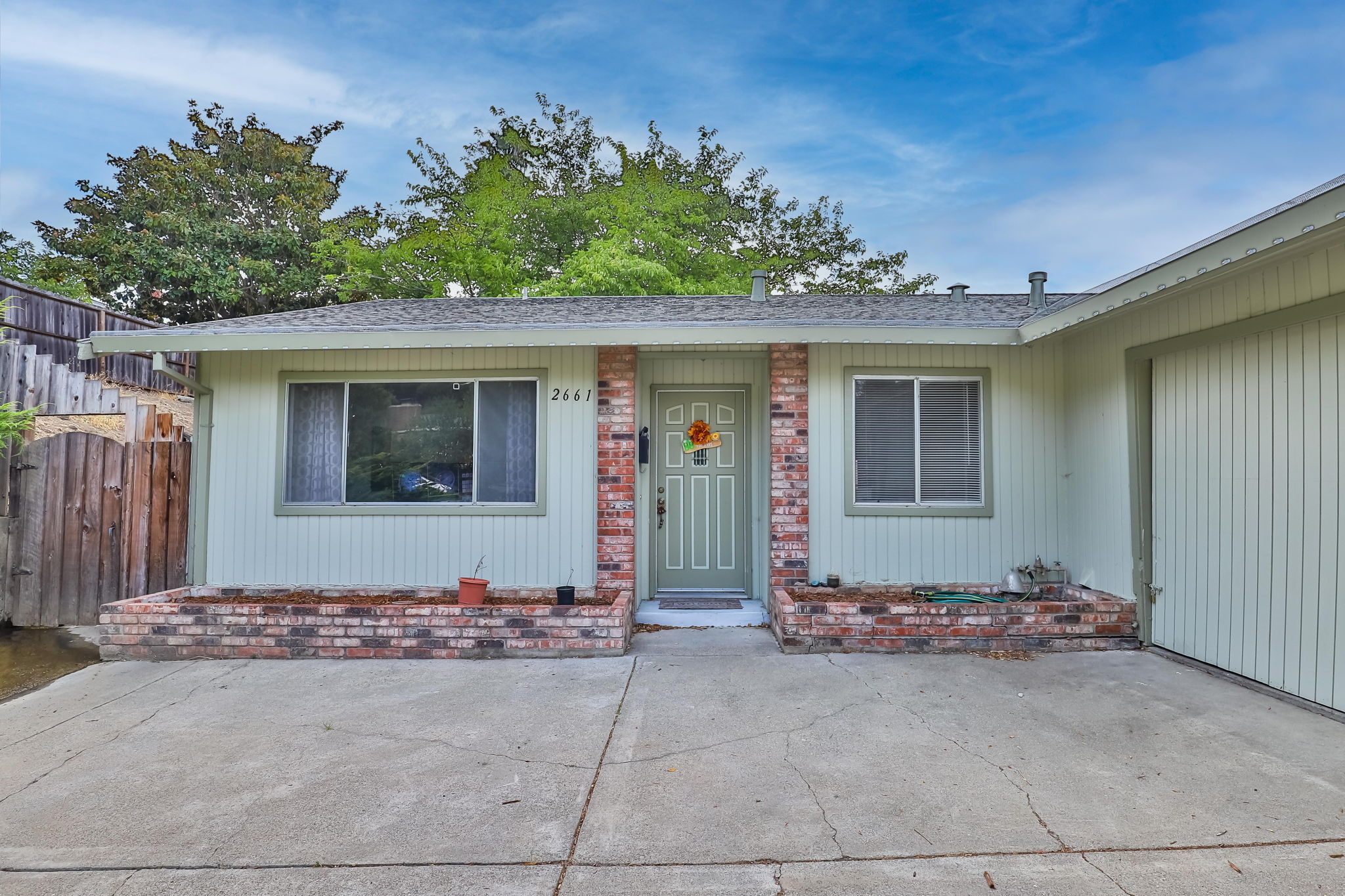 2661 Lassen Way, Pinole, CA 94564, USA Photo 3