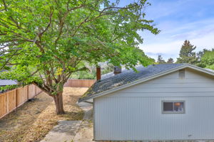 2661 Lassen Way, Pinole, CA 94564, USA Photo 22