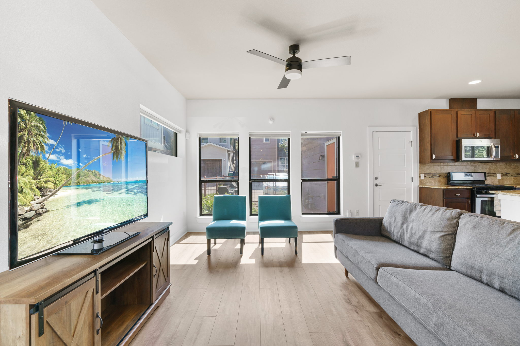 2001 Carlson Dr, Austin, TX 78741, USA Photo 10