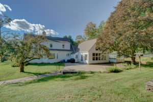 1697 Chamberlain Hwy, Berlin, CT 06037, USA Photo 10