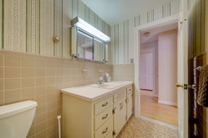 1697 Chamberlain Hwy, Berlin, CT 06037, USA Photo 32