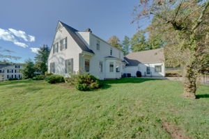 1697 Chamberlain Hwy, Berlin, CT 06037, USA Photo 5