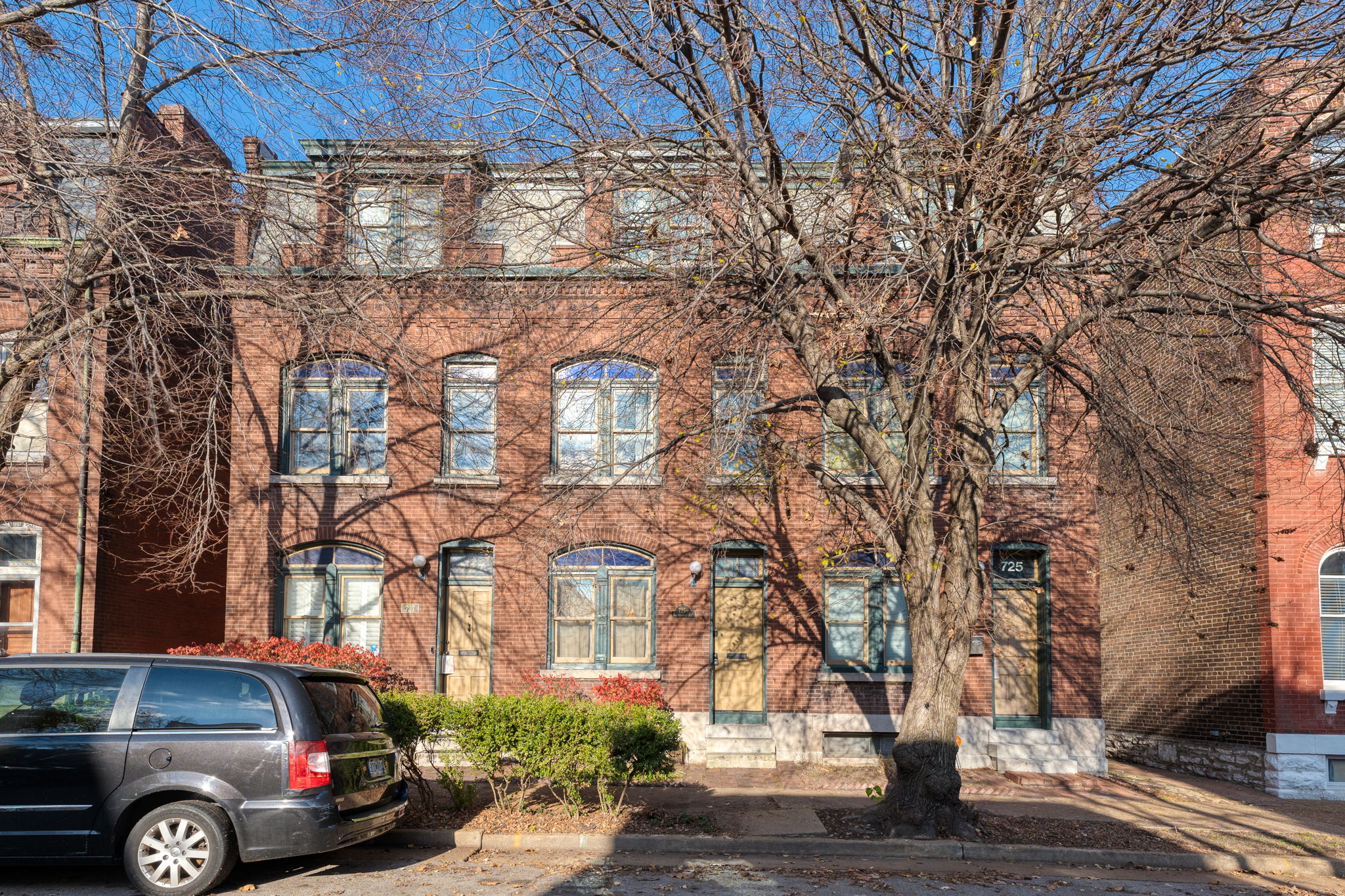 725 Shenandoah Ave, St. Louis, MO 63104 Realty Shots