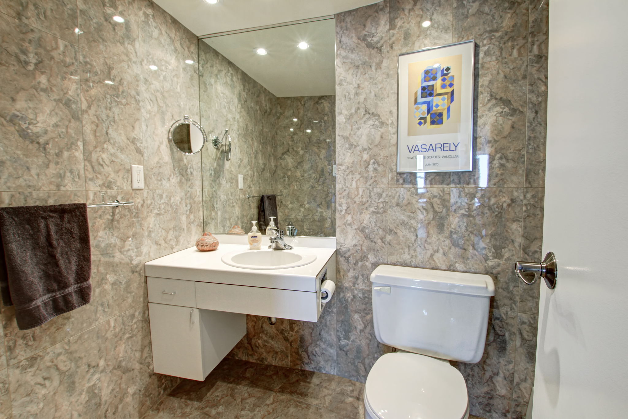 2045 Lake Shore Blvd W Suite 2103, Toronto, ON M8V 2Z6, CA Photo 9