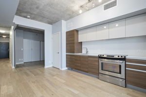 8 Gladstone Ave - Unit 402, Toronto, ON M6J 0B3, CA Photo 7