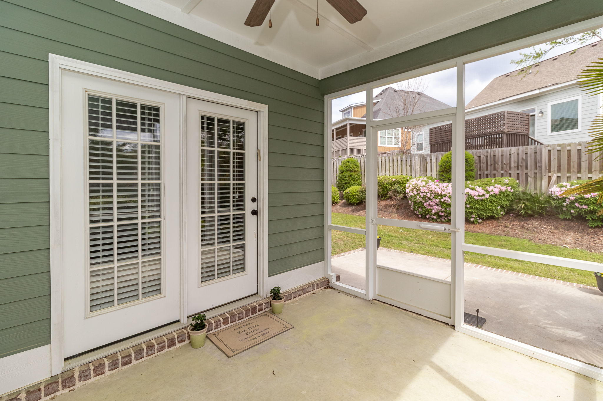 Screened-in Porch