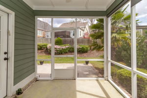 Screened-in Porch
