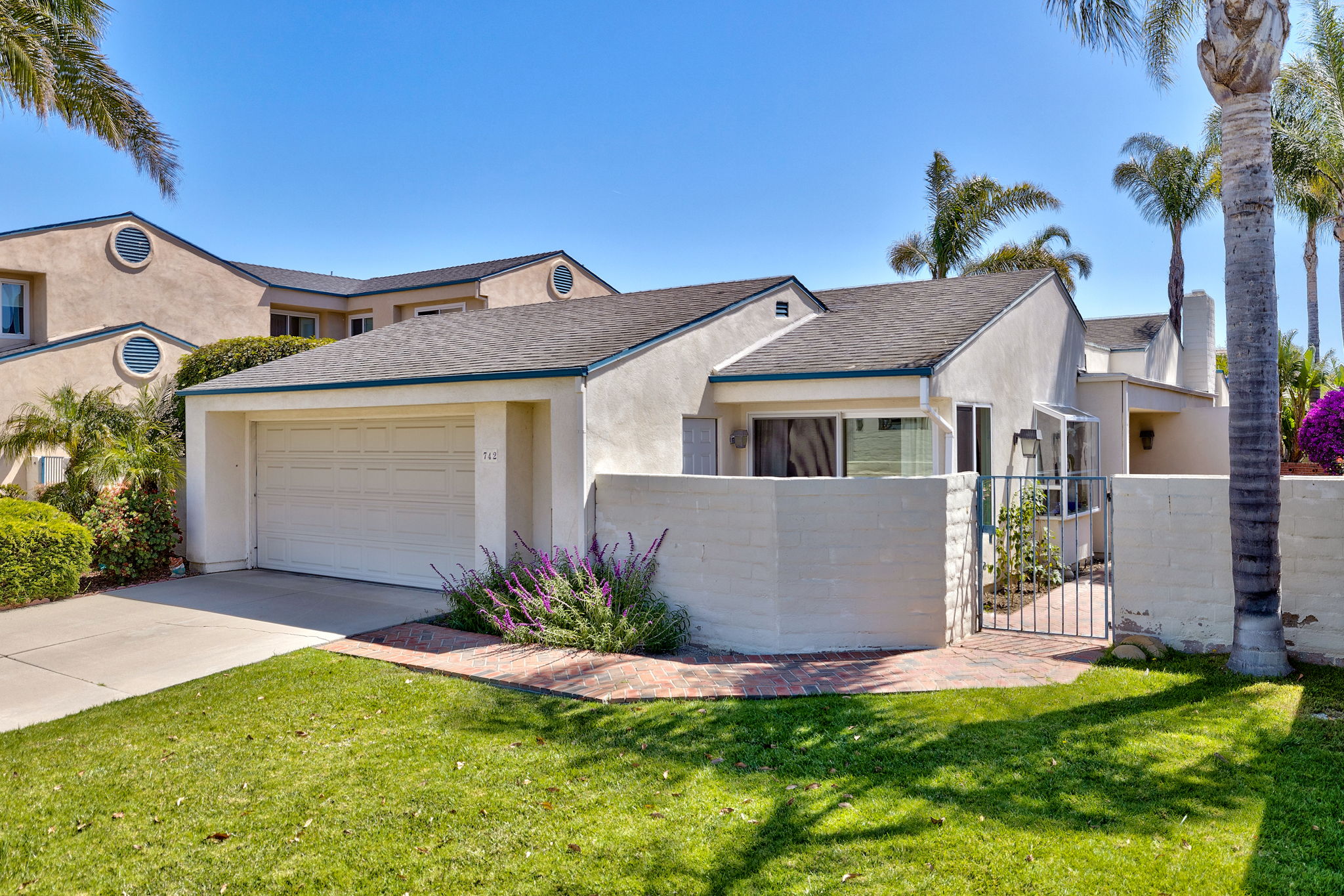 742 Opal Ave, Ventura, CA 93004 Upmarket Media