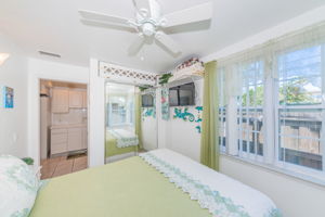 Master Bedroom 1b-2