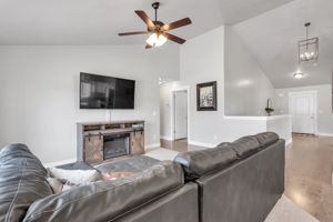 147 N Eden Brook Way, Saratoga Springs, UT 84045, USA Photo 4