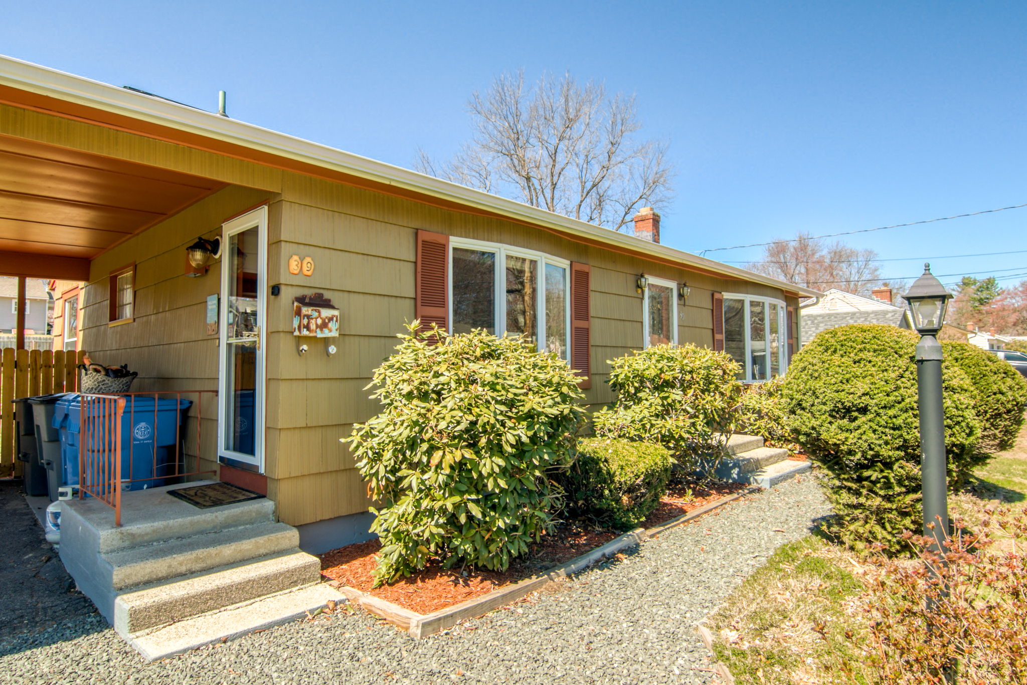 39 Rogers Ln, Enfield, CT 06082 Seven Roads Real Estate Media