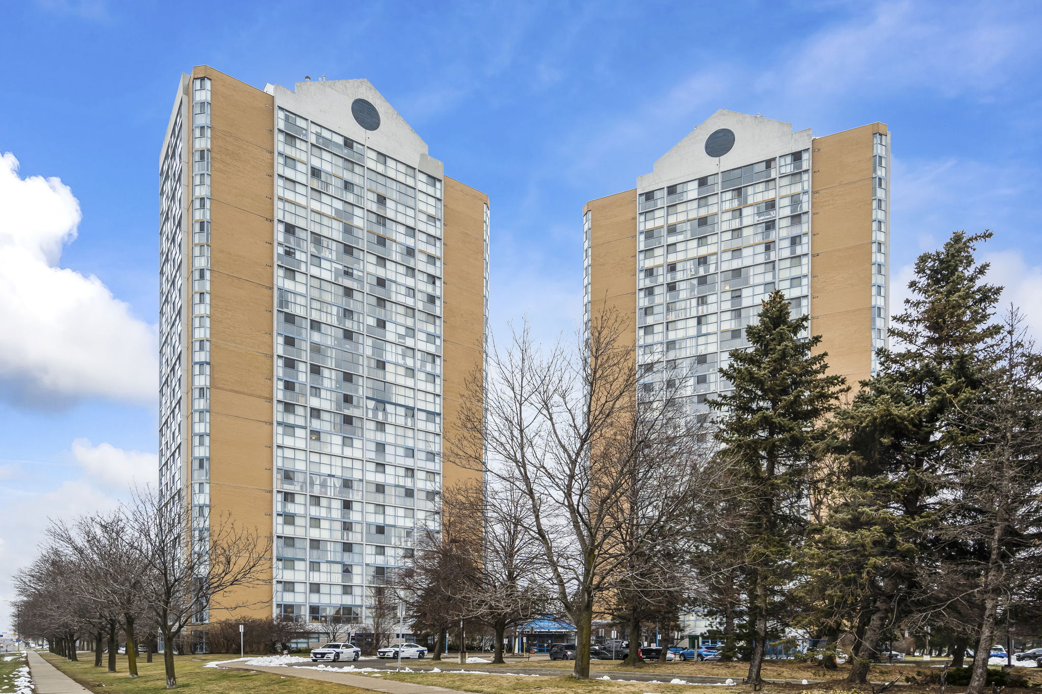 25 Trailwood Dr Unit 801, Mississauga, ON L4Z 3K9, CA