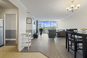 25 Trailwood Dr Unit 801, Mississauga, ON L4Z 3K9, CA Photo 3