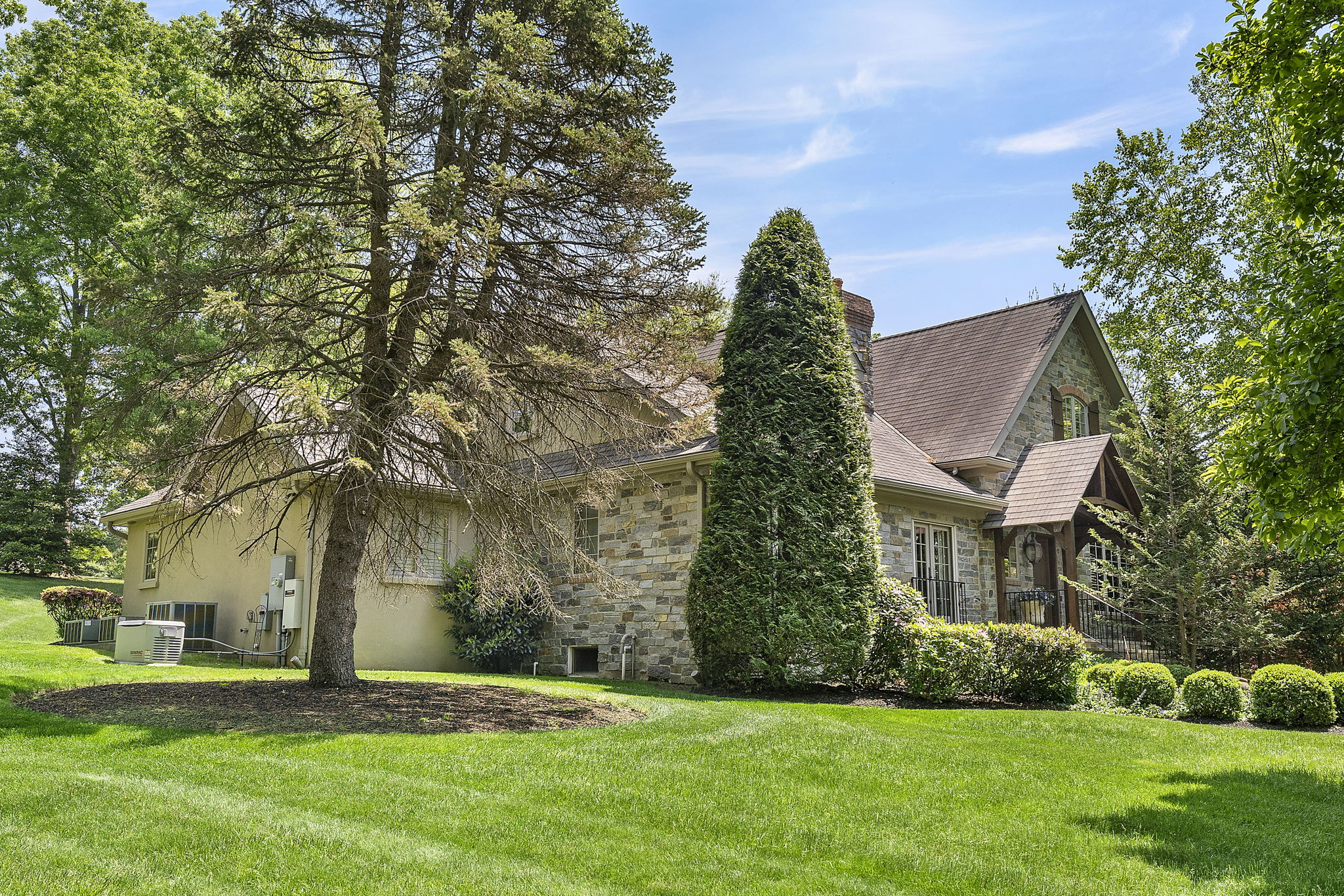 917 Drexel Ln, Bryn Mawr, PA 19010, US Photo 3