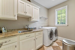 917 Drexel Ln, Bryn Mawr, PA 19010, US Photo 40