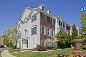 5112 Centreville Farms Rd, Centreville, VA 20120, US Photo 2