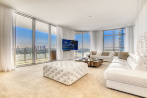 17301 Biscayne Blvd #1209, Aventura, FL 33160, US Photo 5