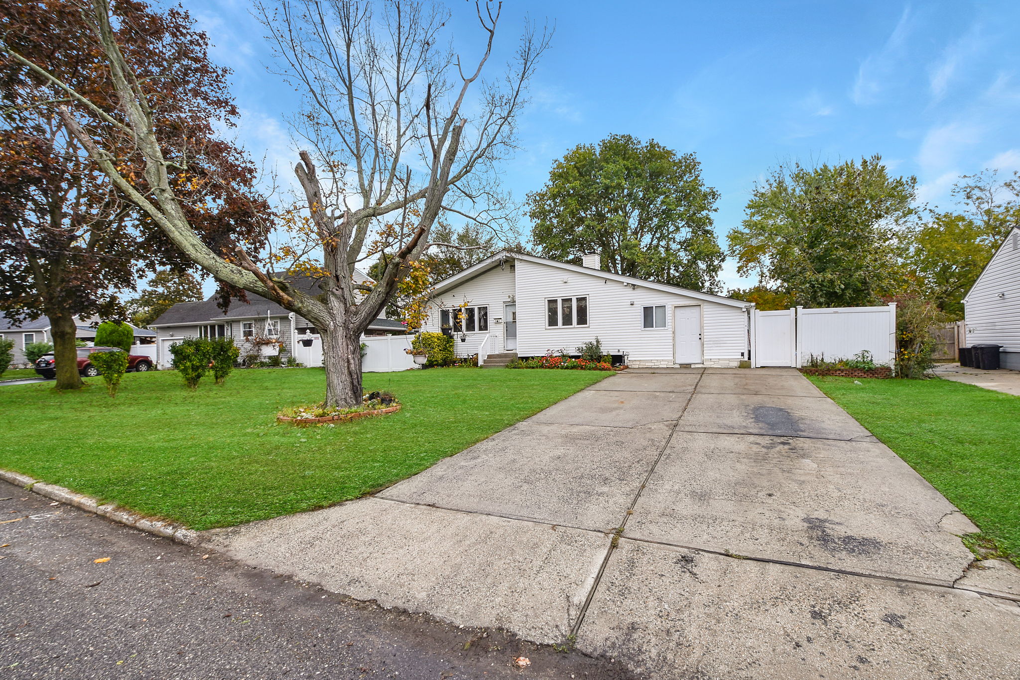 9 Par Ln S, Brentwood, NY 11717 IPB photo