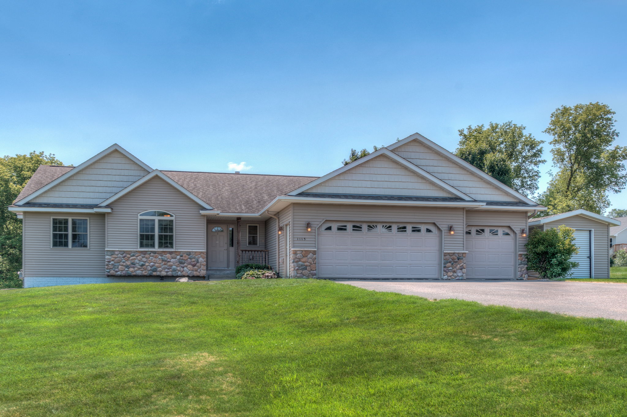 W1113 Aspen Dr, Spring Valley, WI 54767 ArchiPix