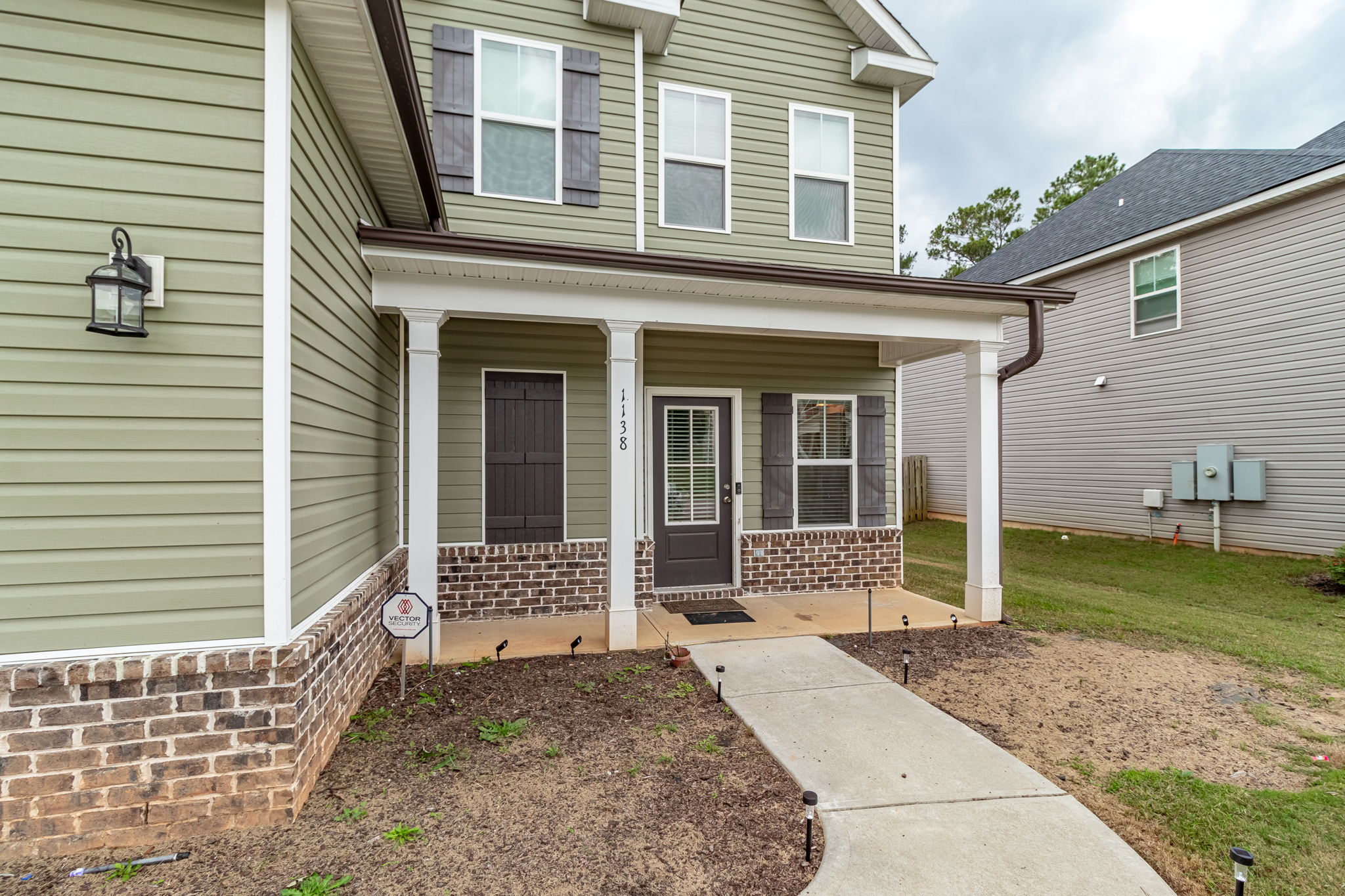 Front Porch/Entrance