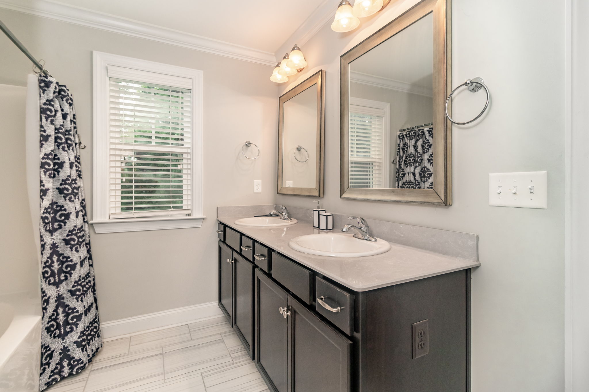 Owner's En-Suite Bath