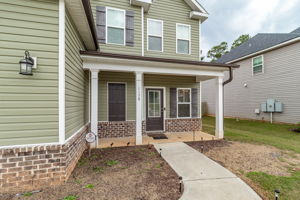 Front Porch/Entrance