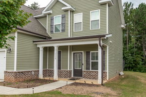 Front Porch/Entrance