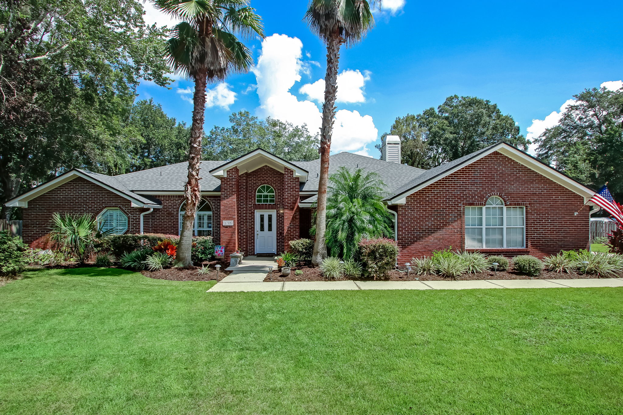 Welcome to 1785 Leyburn Court