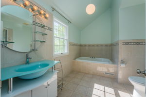 1236 Turnbury Ln, North Wales, PA 19454, US Photo 25