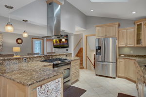 2181 Lakeaires Blvd, White Bear Lake, MN 55110, US Photo 18