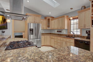 2181 Lakeaires Blvd, White Bear Lake, MN 55110, US Photo 16