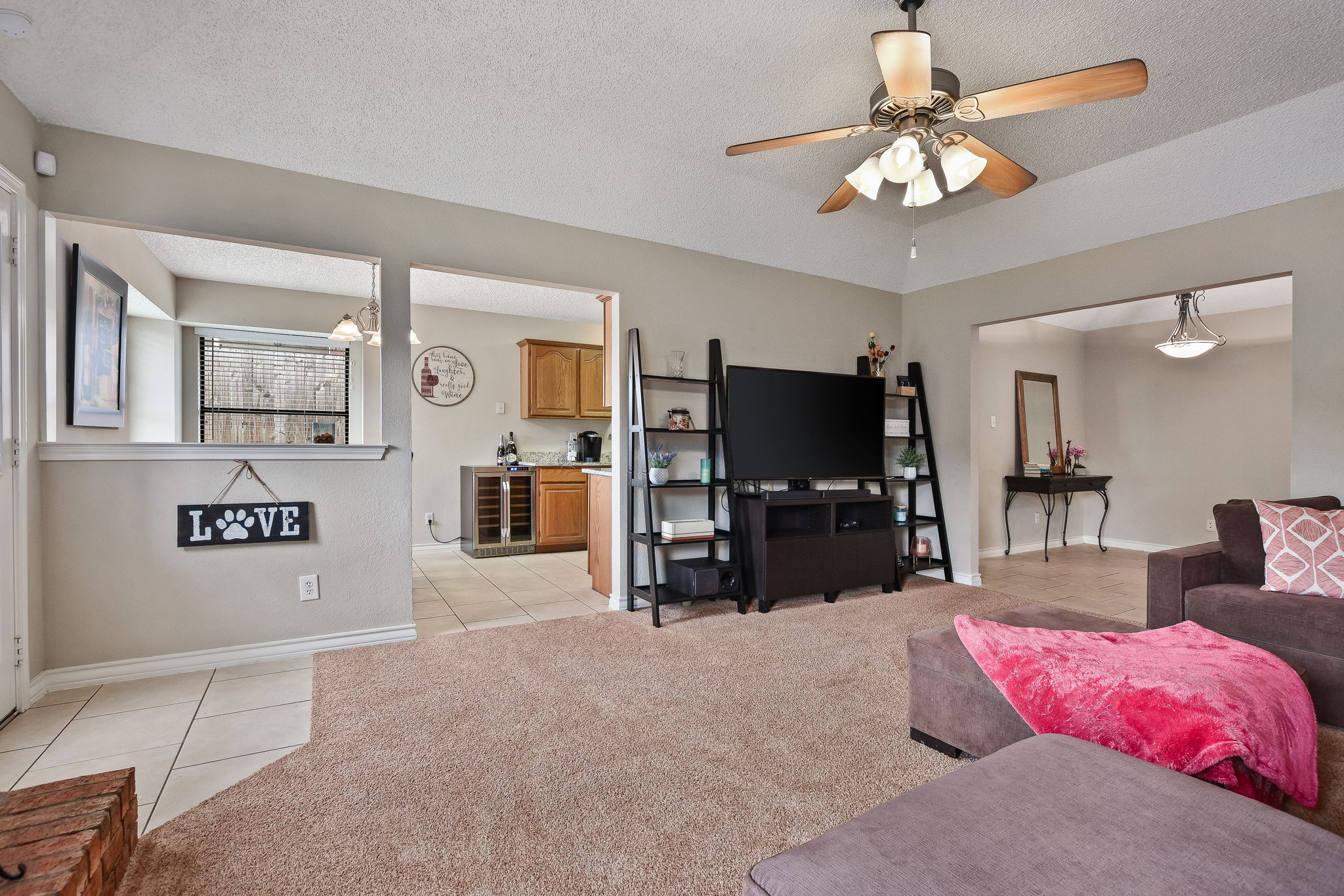 009-Living Room-FULL