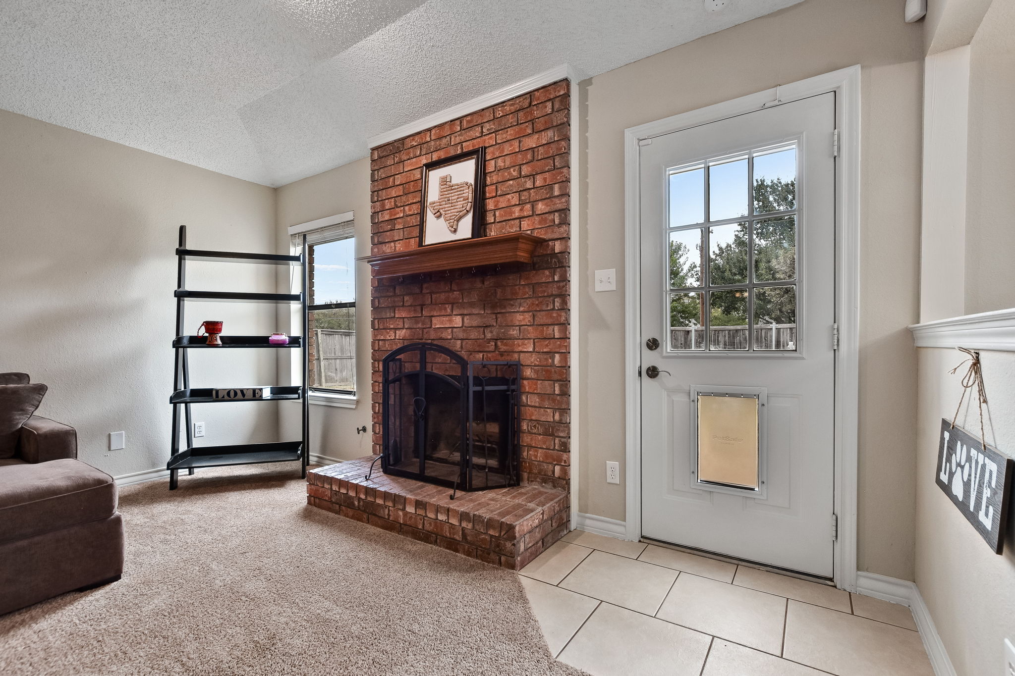 012-Living Room-FULL